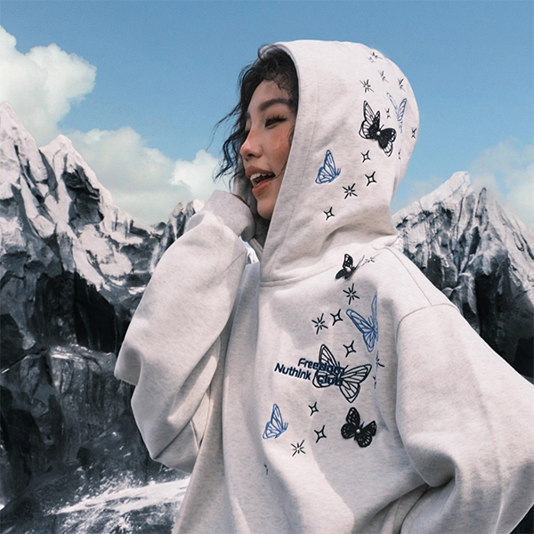 Sweatshirt embroidery